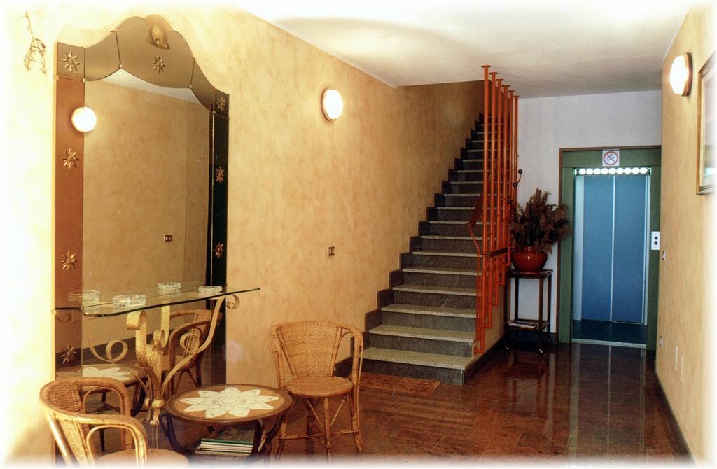 Casa Vacanze Touring Verbania Exterior foto